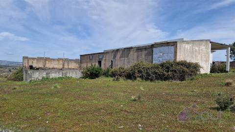 Terreno urbano/Quinta/Complexo industrial