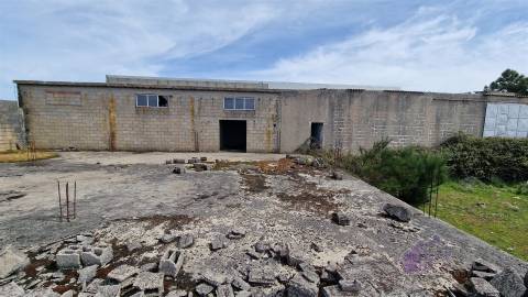 Terreno urbano/Quinta/Complexo industrial