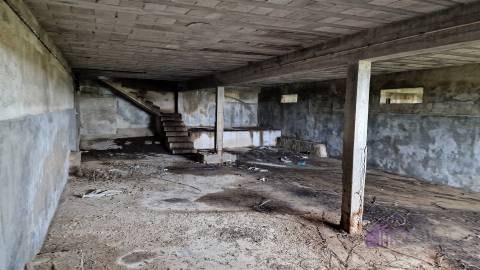 Terreno urbano/Quinta/Complexo industrial