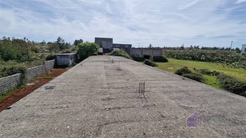 Terreno urbano/Quinta/Complexo industrial