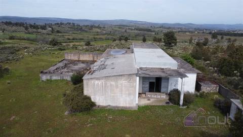 Terreno urbano/Quinta/Complexo industrial