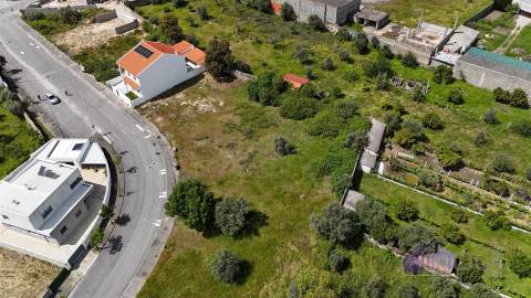 Terreno Urbano Castelo Branco com Furo Legalizado – Ideal para Construção