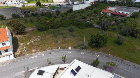 Terreno Urbano Castelo Branco com Furo Legalizado – Ideal para Construção