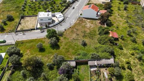 Terreno Urbano Castelo Branco com Furo Legalizado – Ideal para Construção