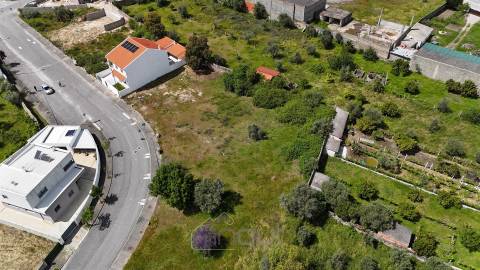 Terreno Urbano Castelo Branco com Furo Legalizado – Ideal para Construção