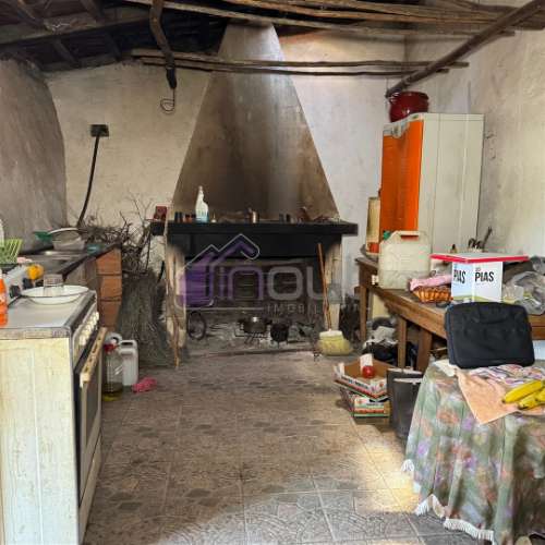 Quinta Rural com Recursos Naturais e Potencial Agrícola – A Apenas 200m da Fronteira com Espanha