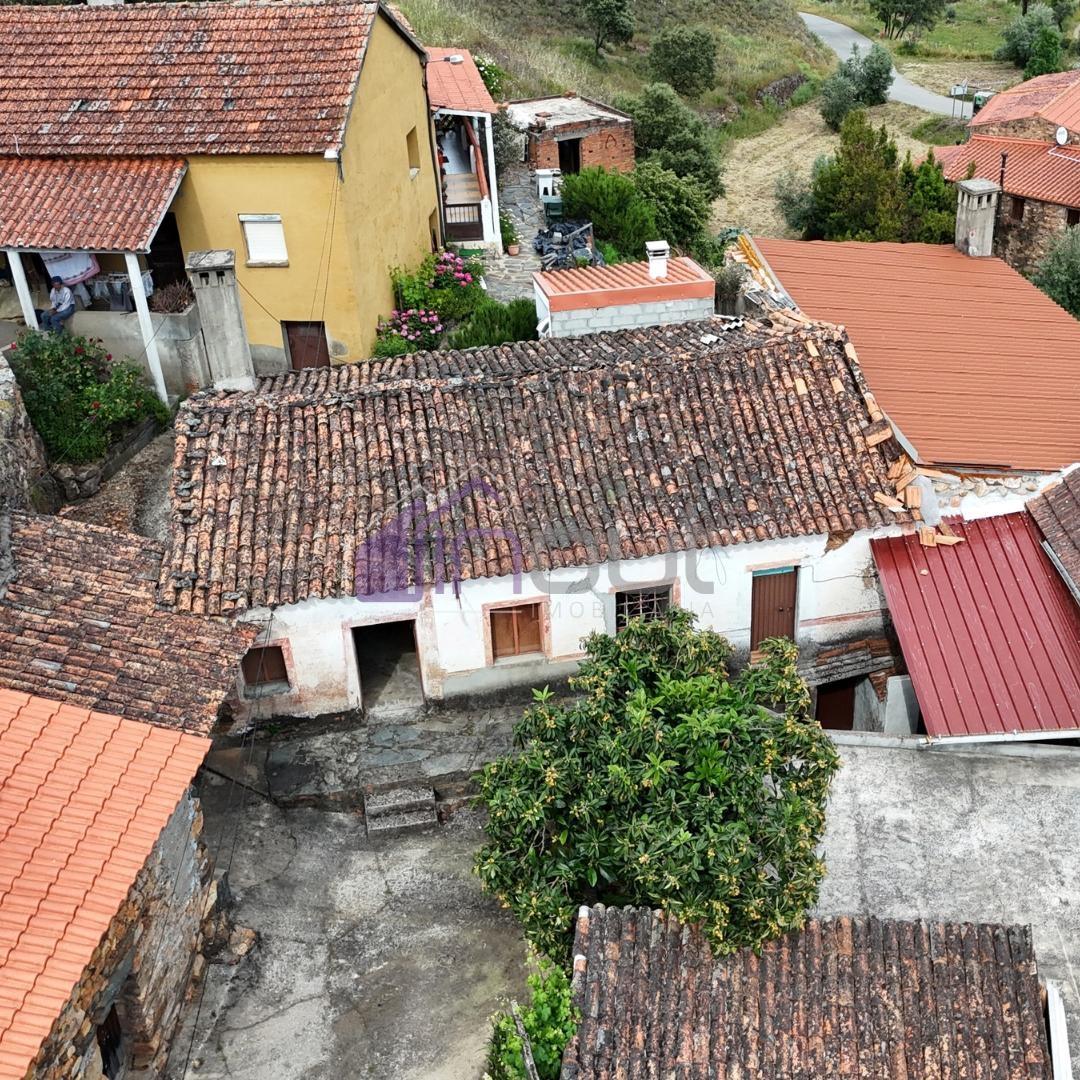 Moradia com Anexo e Logradouro em Casalinho – Montes da Senhora, Proença-a-Nova