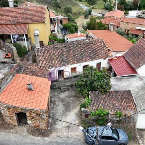 Moradia com Anexo e Logradouro em Casalinho – Montes da Senhora, Proença-a-Nova