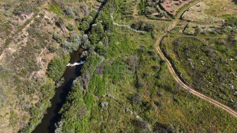 Terreno Rústico com 950 m² à Beira do Rio Ocreza – Casalinho, Montes da Senhora, Proença-a-Nova