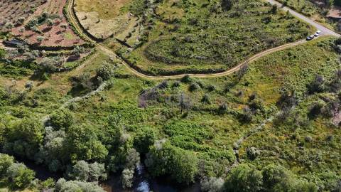 Terreno Rústico com 950 m² à Beira do Rio Ocreza – Casalinho, Montes da Senhora, Proença-a-Nova