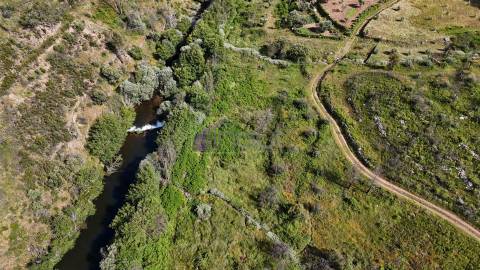 Terreno Rústico com 950 m² à Beira do Rio Ocreza – Casalinho, Montes da Senhora, Proença-a-Nova