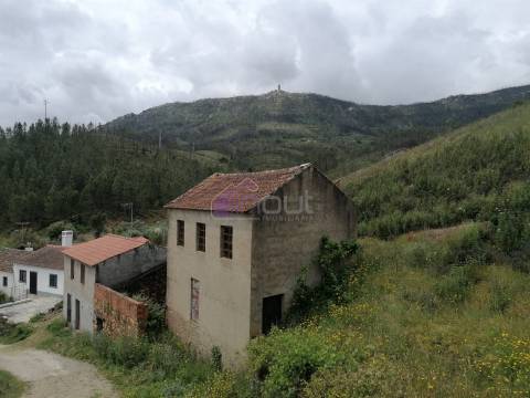 Casa de Aldeia Encantadora Junto ao Rio – Refúgio na Serra a 25km da Cidade