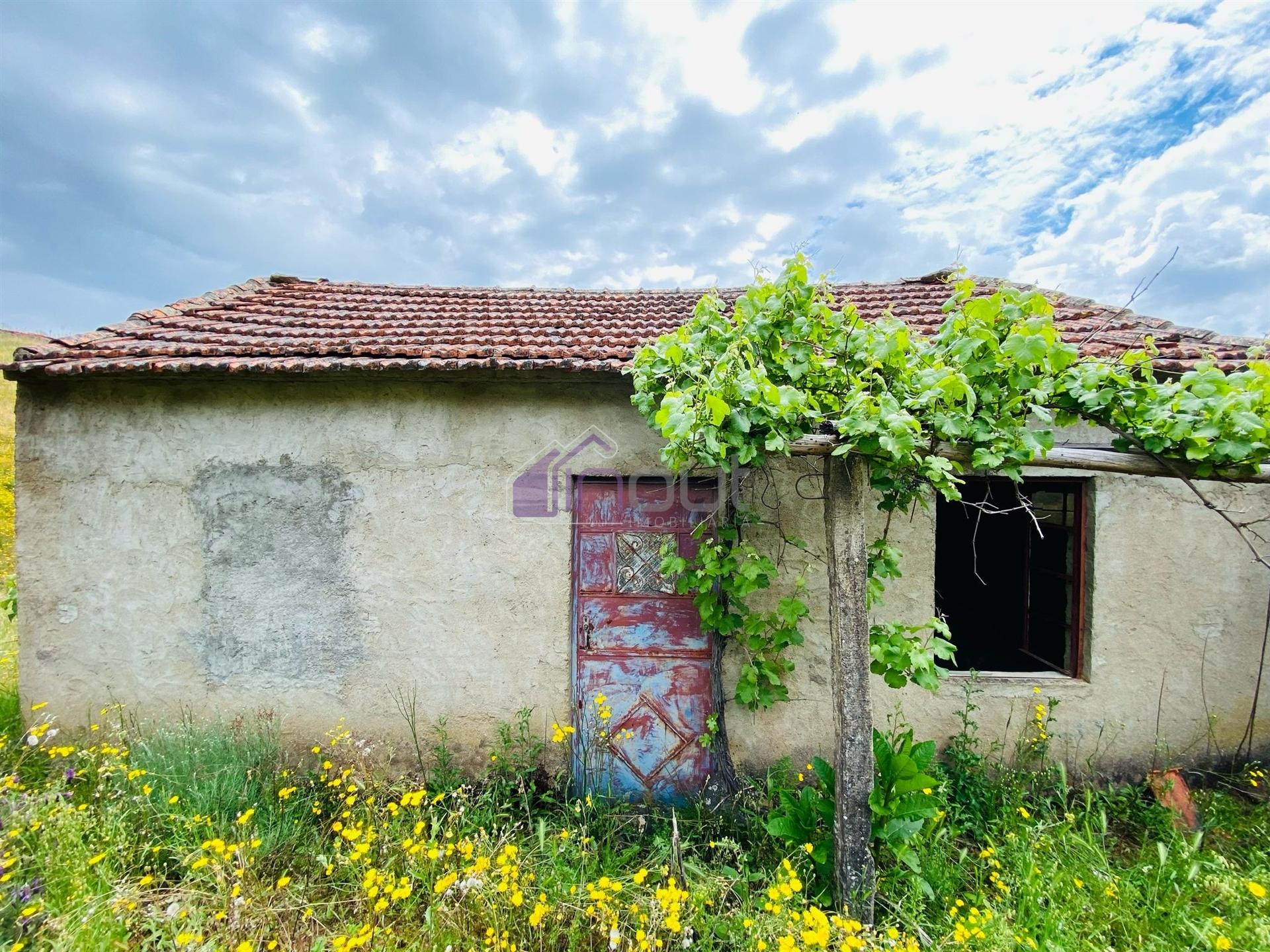 Casa de Aldeia Encantadora Junto ao Rio – Refúgio na Serra a 25km da Cidade