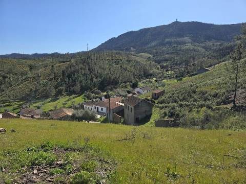 Casa de Aldeia Encantadora Junto ao Rio – Refúgio na Serra a 25km da Cidade