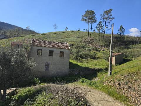 Casa de Aldeia Encantadora Junto ao Rio – Refúgio na Serra a 25km da Cidade