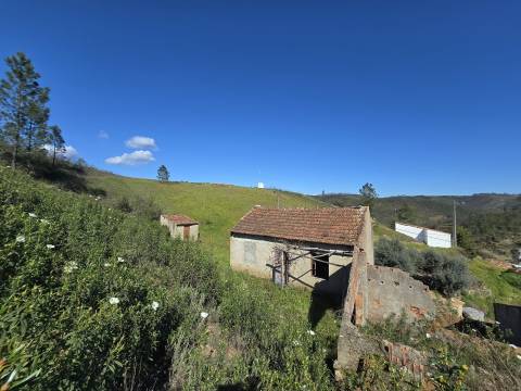 Casa de Aldeia Encantadora Junto ao Rio – Refúgio na Serra a 25km da Cidade
