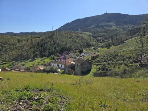 Casa de Aldeia Encantadora Junto ao Rio – Refúgio na Serra a 25km da Cidade