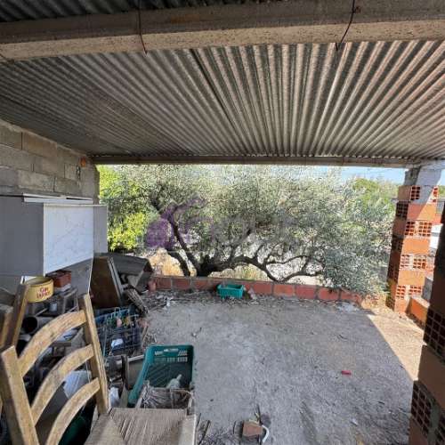 Moradia em Xisto para Restaurar com Quintal – Benquerenças, Castelo Branco | IN OUT Imobiliária