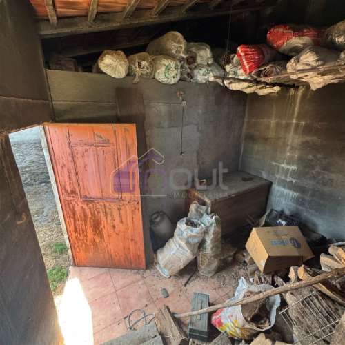 Moradia em Xisto para Restaurar com Quintal – Benquerenças, Castelo Branco | IN OUT Imobiliária