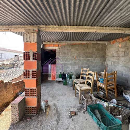 Moradia em Xisto para Restaurar com Quintal – Benquerenças, Castelo Branco | IN OUT Imobiliária