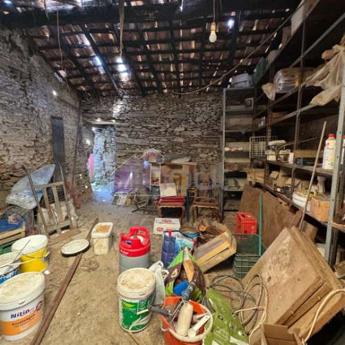 Moradia em Xisto para Restaurar com Quintal – Benquerenças, Castelo Branco | IN OUT Imobiliária
