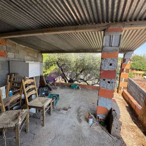 Moradia em Xisto para Restaurar com Quintal – Benquerenças, Castelo Branco | IN OUT Imobiliária