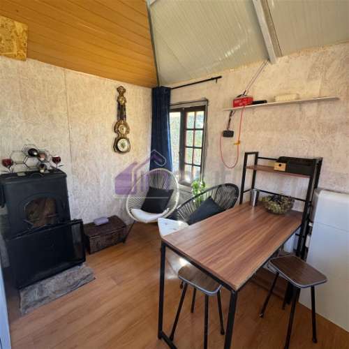 Chalé T2 com Terreno Urbano de 256m² – Refúgio de Tranquilidade Perto de Sarzedas