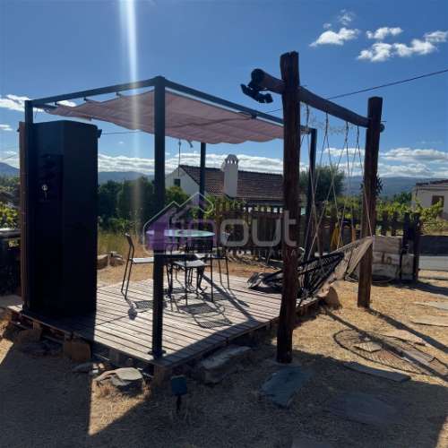 Chalé T2 com Terreno Urbano de 256m² – Refúgio de Tranquilidade Perto de Sarzedas