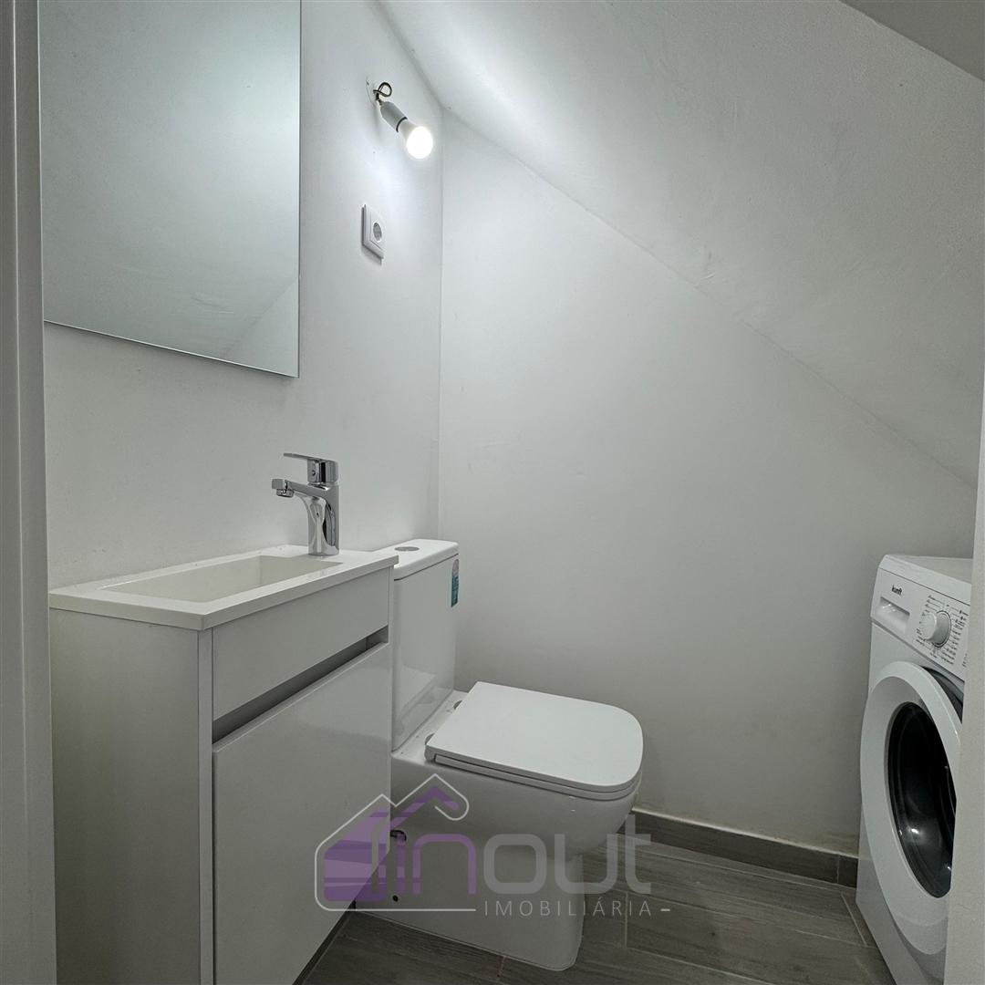 Moradia T1 Renovada no Centro da Aldeia