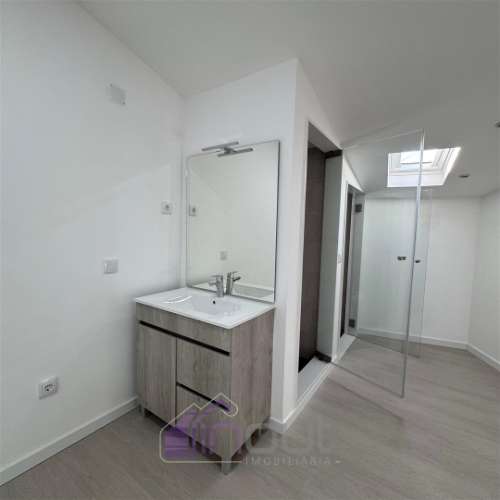 Moradia T1 Renovada no Centro da Aldeia