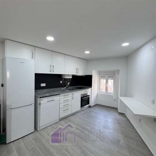 Moradia T1 Renovada no Centro da Aldeia