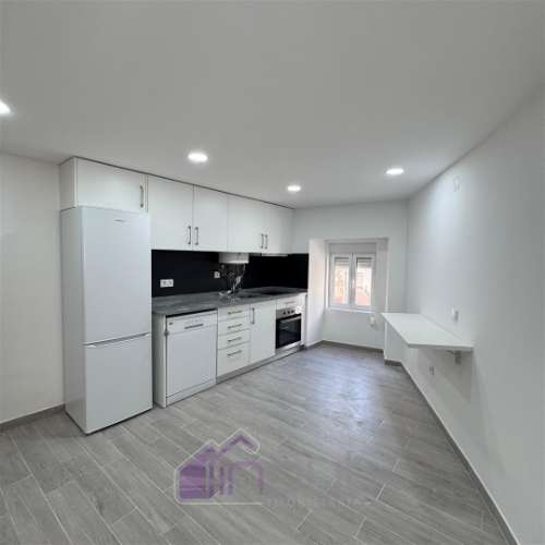 Moradia T1 Renovada no Centro da Aldeia