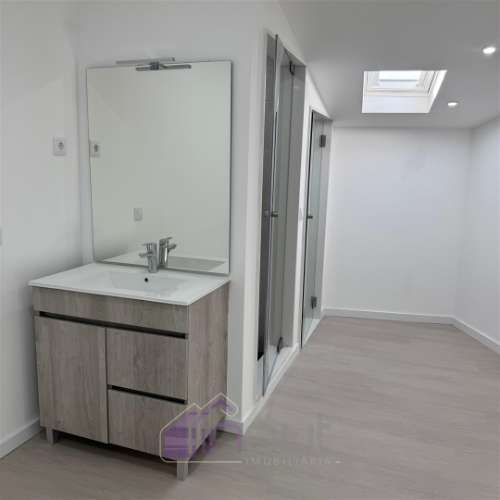 Moradia T1 Renovada no Centro da Aldeia