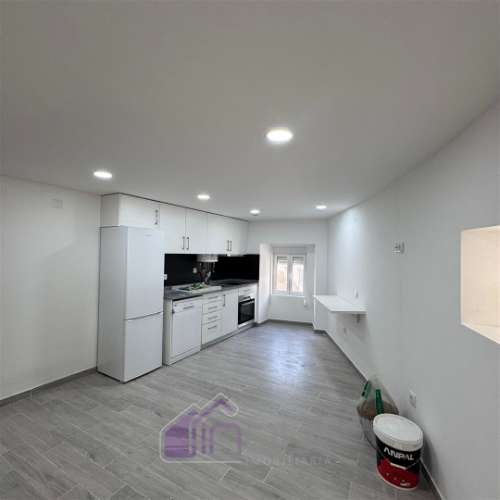 Moradia T1 Renovada no Centro da Aldeia