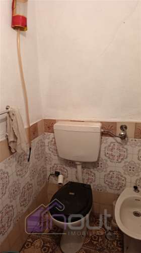 🏡 Moradia para Remodelar em Vale Ferradas – Excelente Oportunidade