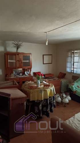 🏡 Moradia para Remodelar em Vale Ferradas – Excelente Oportunidade