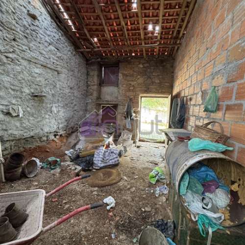 Ruína com Potencial para Reconstrução em Sarzedas – 24 m²