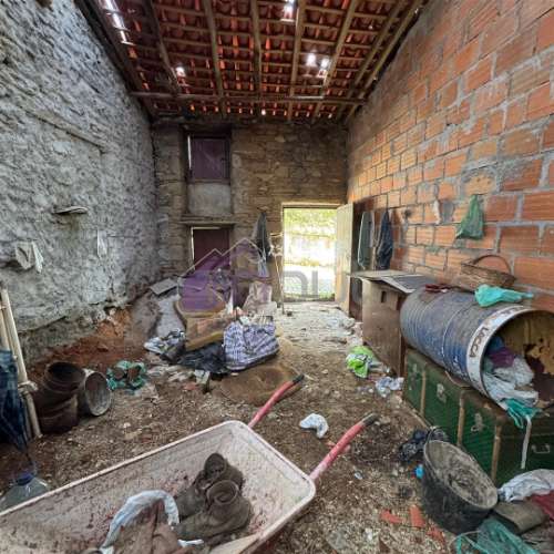 Ruína com Potencial para Reconstrução em Sarzedas – 24 m²