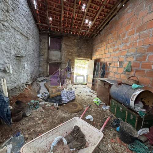 Ruína com Potencial para Reconstrução em Sarzedas – 24 m²