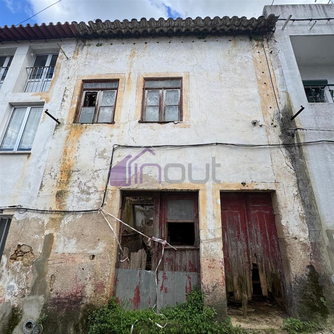 Ruína com Grande Potencial em Penamacor – Oportunidade Única para Criar a Casa dos Seus Sonhos