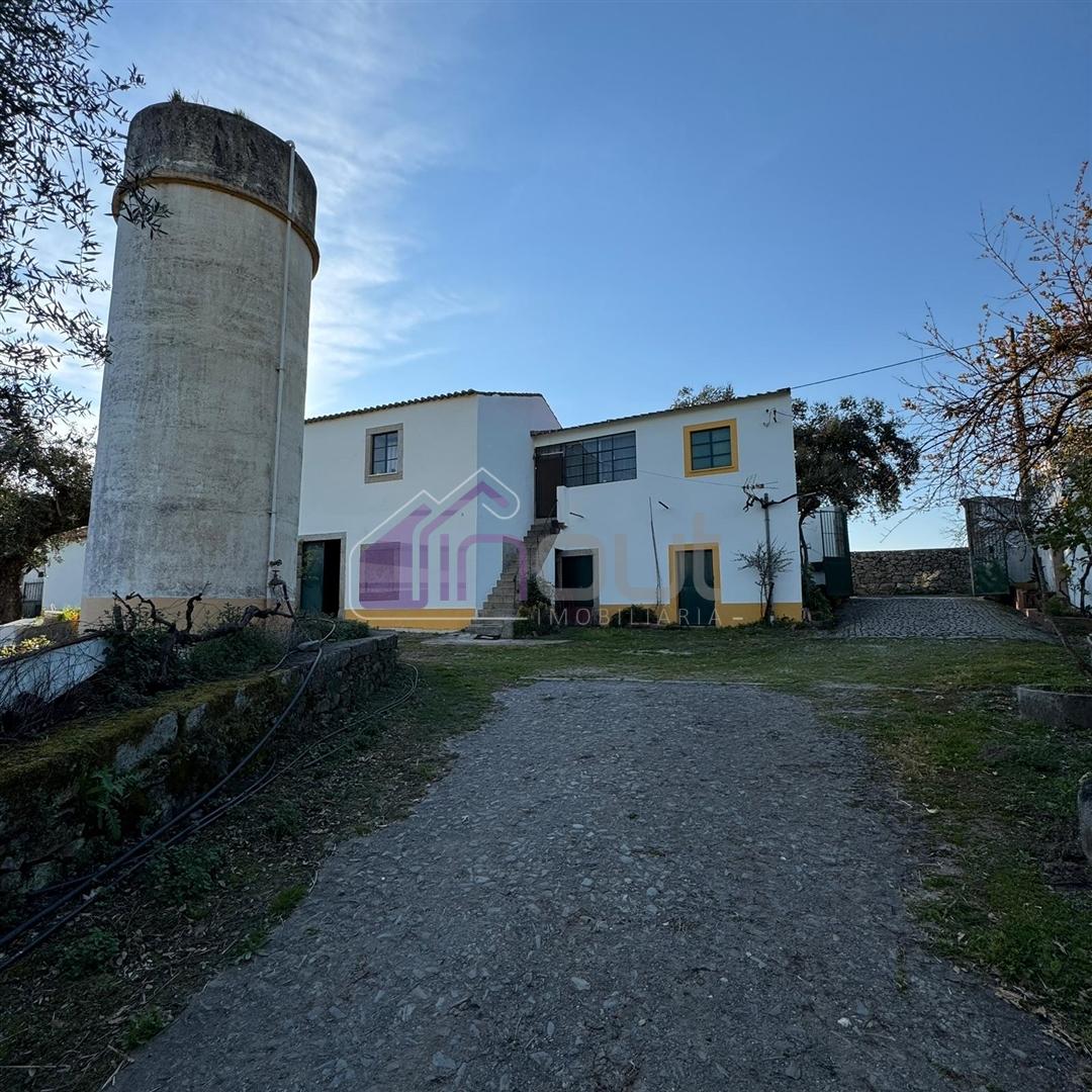 Propriedade Rural de Excelência às Portas de Castelo Branco – 9 Hectares de Oportunidade