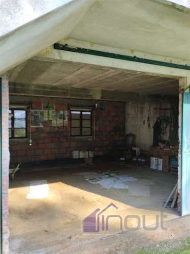 Propriedade única com duas casas, anexos e vistas deslumbrantes sobre as Serras da Gardunha e Estrel