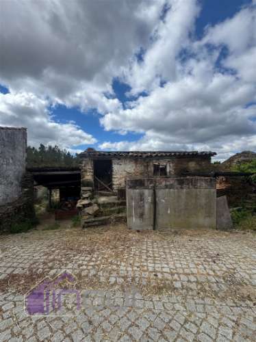 Moradia para Restaurar T5 Venda em Santo André das Tojeiras,Castelo Branco
