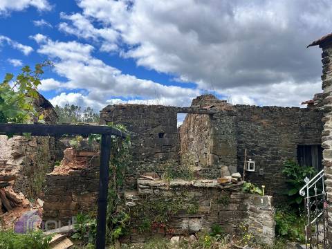 Moradia para Restaurar T1 Venda em Santo André das Tojeiras,Castelo Branco