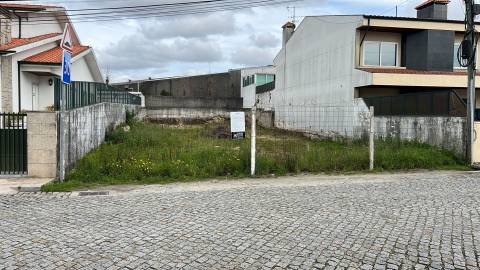 Lote de Terreno  Venda em Nogueira e Silva Escura,Maia