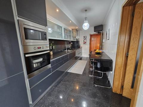 Apartamento T3 Venda em São Mamede de Infesta e Senhora da Hora,Matosinhos