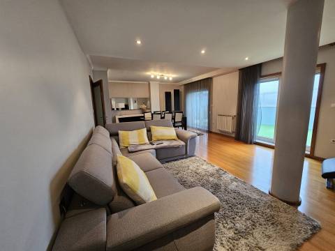 Apartamento T3 Venda em São Mamede de Infesta e Senhora da Hora,Matosinhos