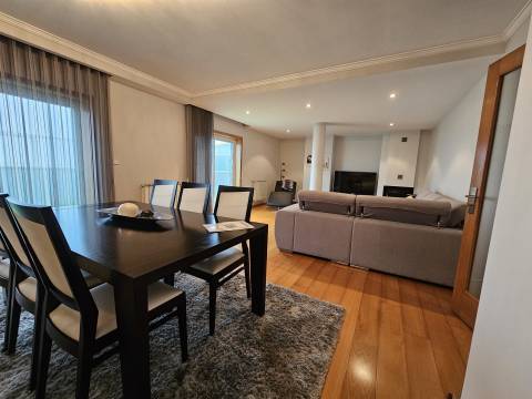 Apartamento T3 Venda em São Mamede de Infesta e Senhora da Hora,Matosinhos