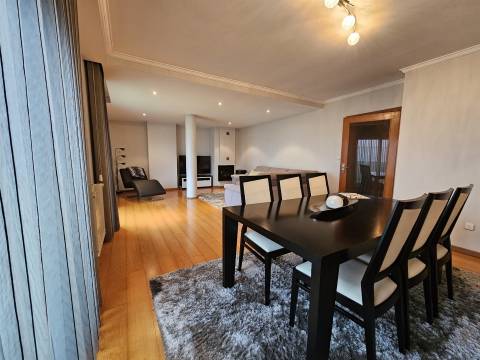 Apartamento T3 Venda em São Mamede de Infesta e Senhora da Hora,Matosinhos