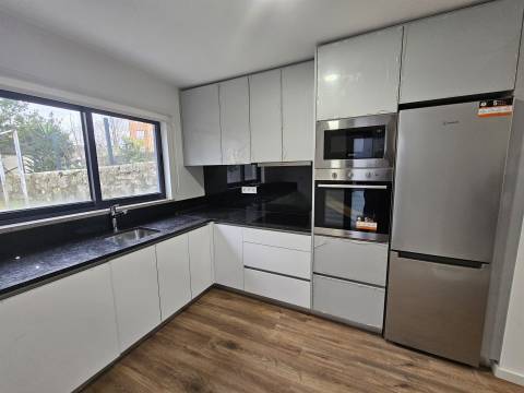 Andar Moradia T2 Venda em São Mamede de Infesta e Senhora da Hora,Matosinhos